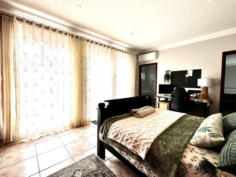 Luxury Family Home - Photo 3