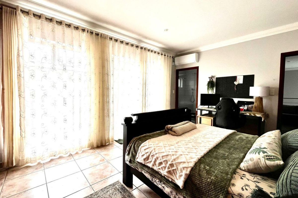 Luxury Family Home - Photo 3