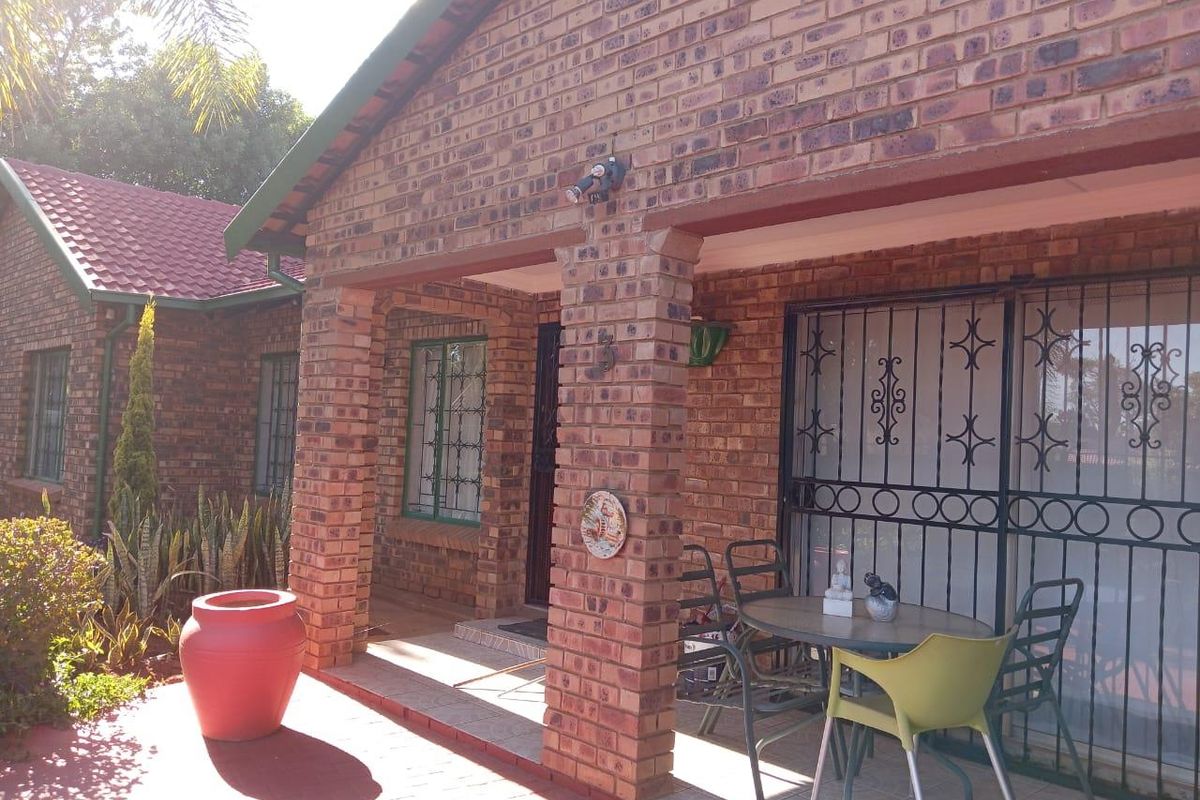 3 Bedroom house in Chantelle - Photo 2