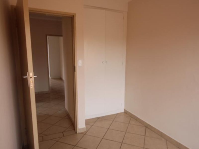 Perfect 3Bedroom 2nd floor apartment! - Photo 7