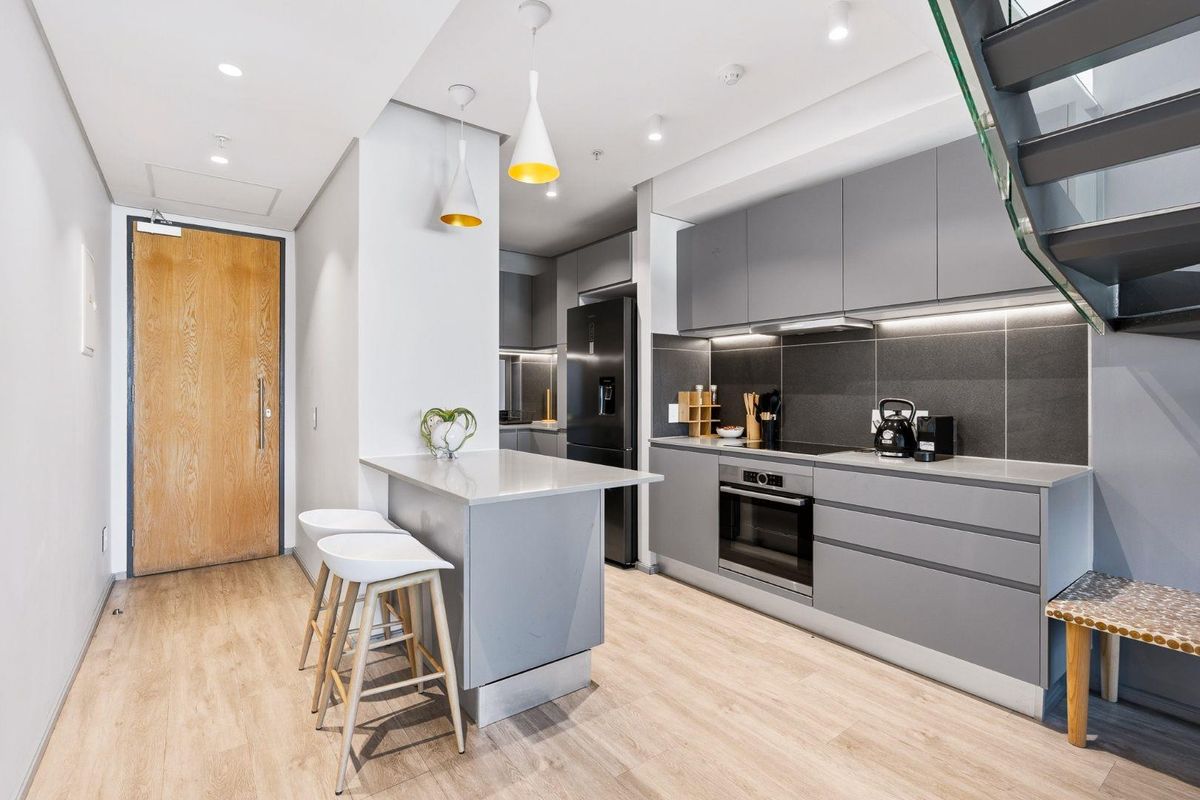 Mini-Penthouse with Private Rooftop Terrace | Fully Furnished | 117 on Strand, De Waterkant - Photo 2