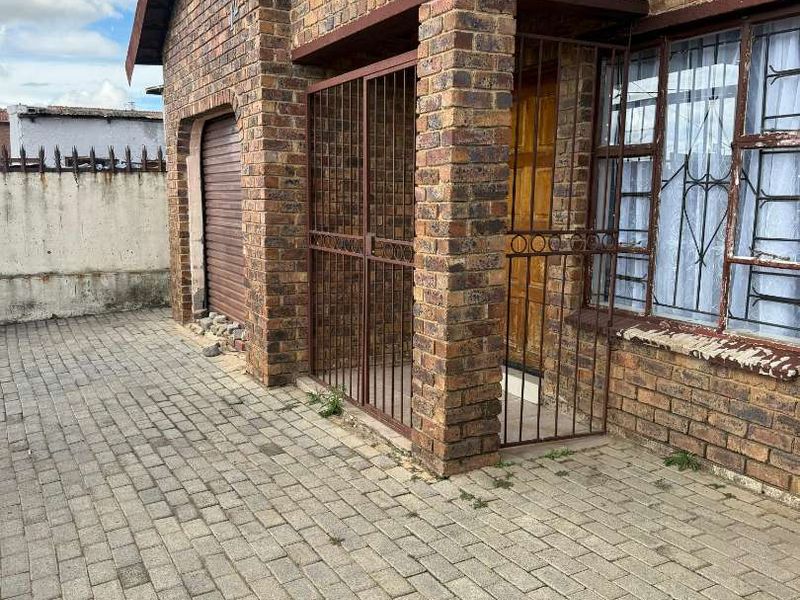 Family home for sale in Ivory Park - Photo 3