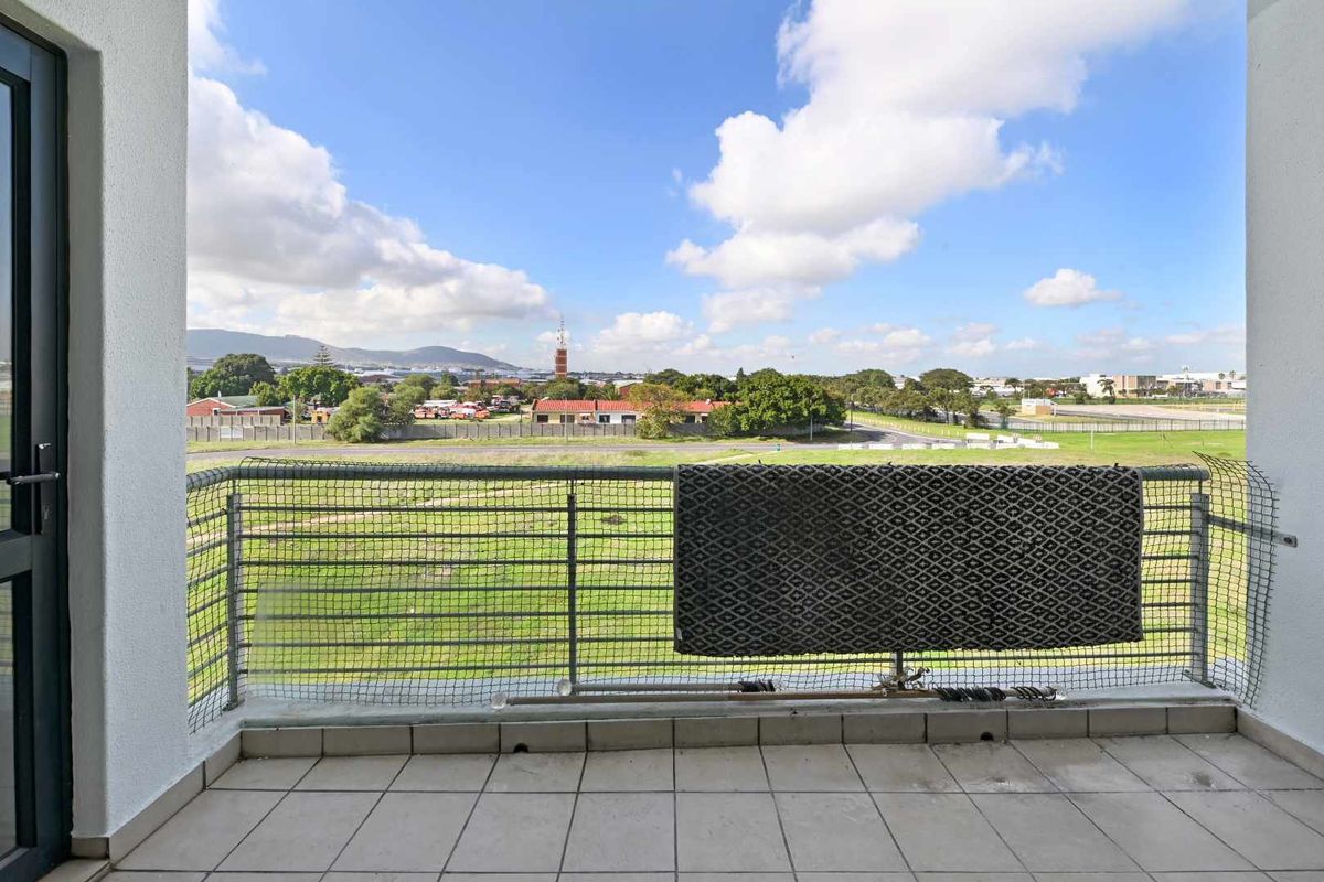 Stylish One-bedroom Apartment For Sale In Royal Ascot - Photo 5