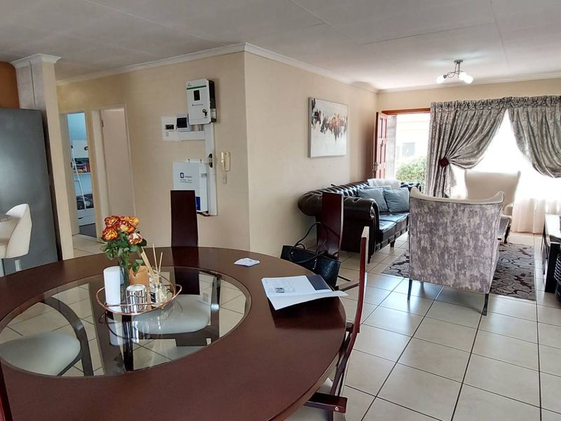 3-Bedroom Home in Secure Complex - Photo 3