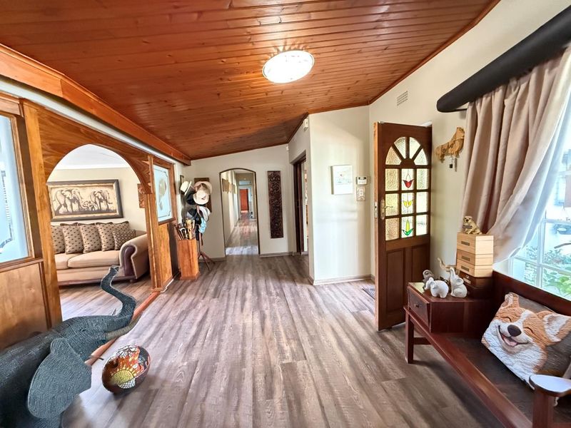 This is the property people dream about. Most never find it. - Photo 4