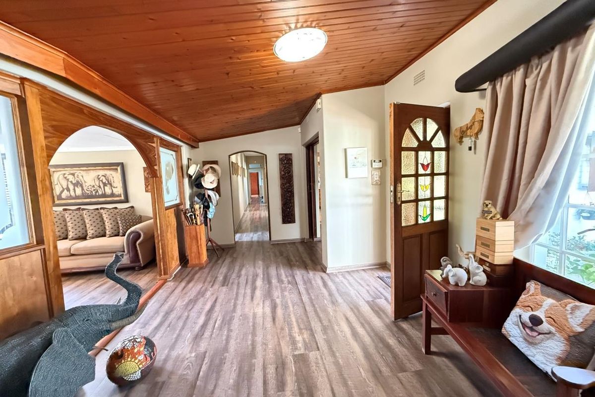 This is the property people dream about. Most never find it. - Photo 4