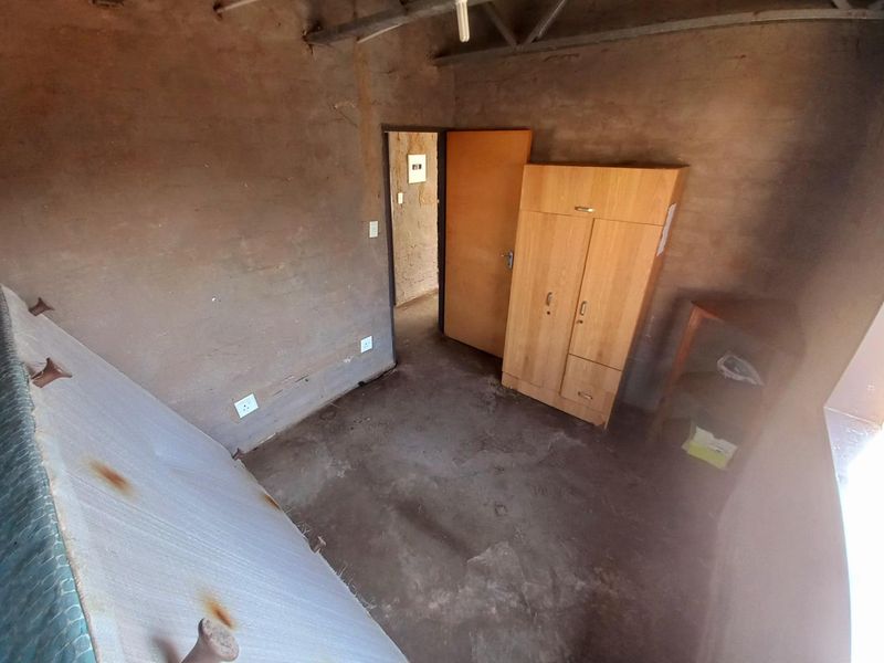 Two Bedrooms house for sale in Soshanguve South Ext 10 - Photo 8