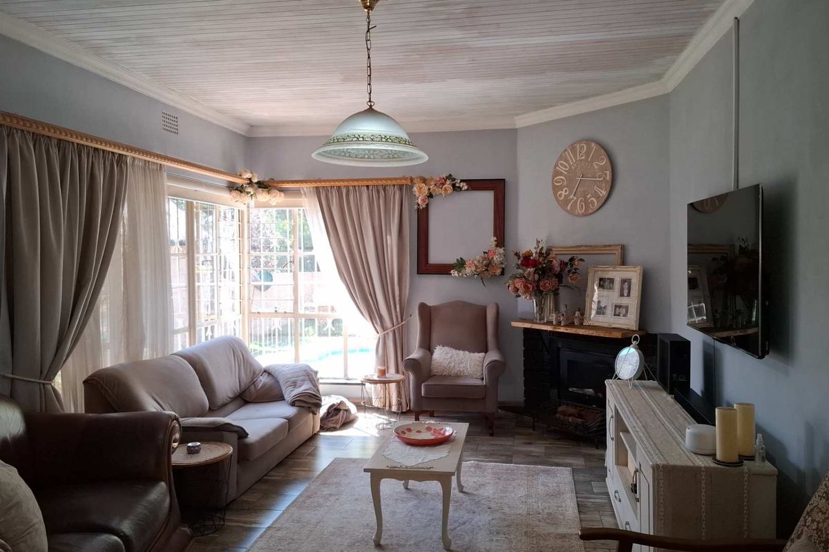 Stunning Home with 2 Flats and Solar - Photo 5