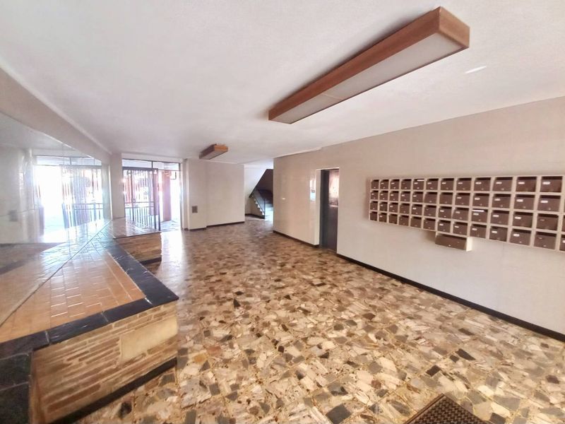 Two and half bedrooms apartment for sale at Capitol Hill - Photo 5