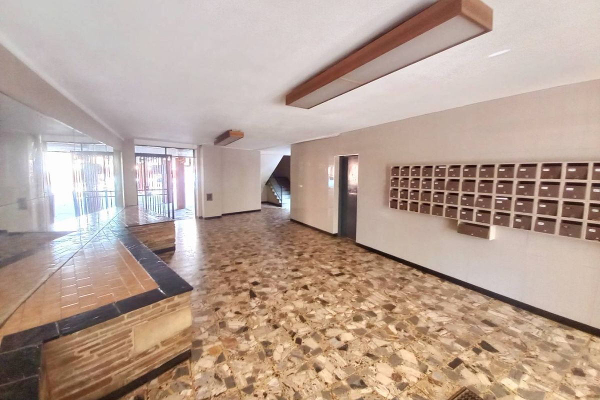 Two and half bedrooms apartment for sale at Capitol Hill - Photo 5