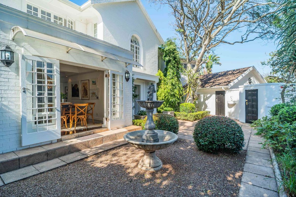 Exclusive Opulent Residence in Prestigious Broadway Precinct!! - Photo 2