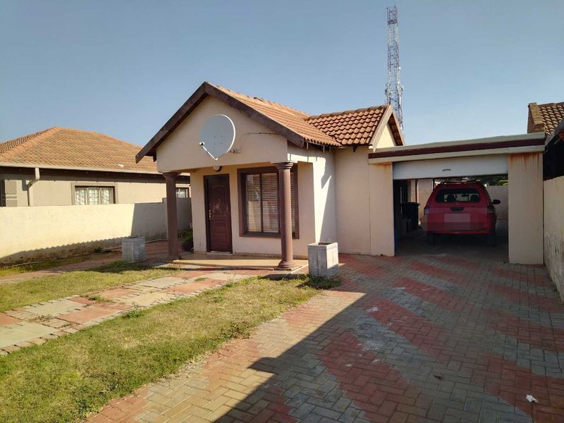 3 bedrooms house for sale in Soshanguve VV - Photo 3