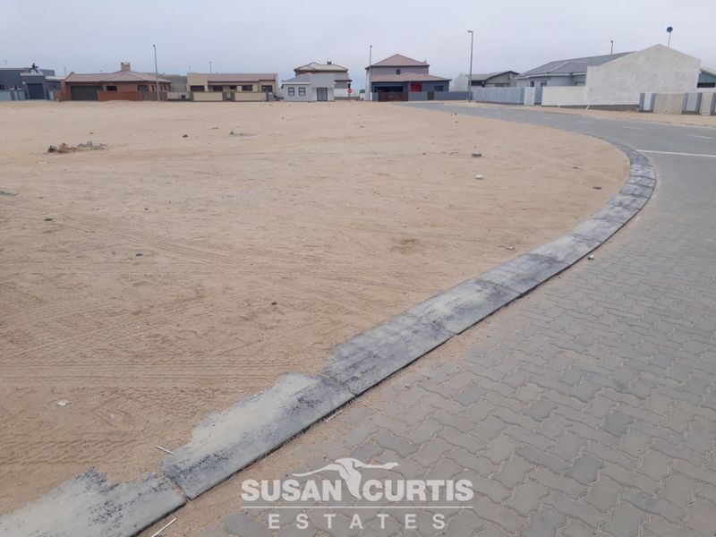Beautiful vacant land for Block of Flats or Townhouses - Photo 2