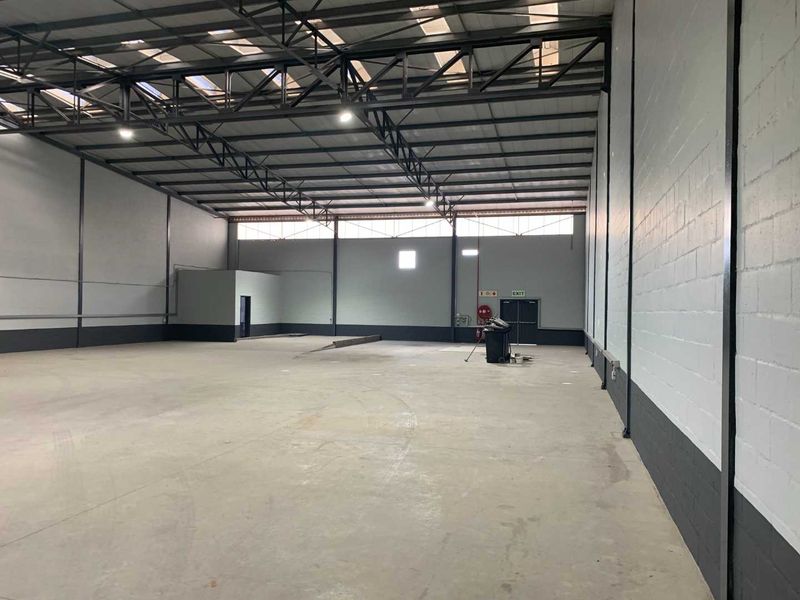 Spacious Warehouse & Office Space in Prime Industrial Hub - Photo 10