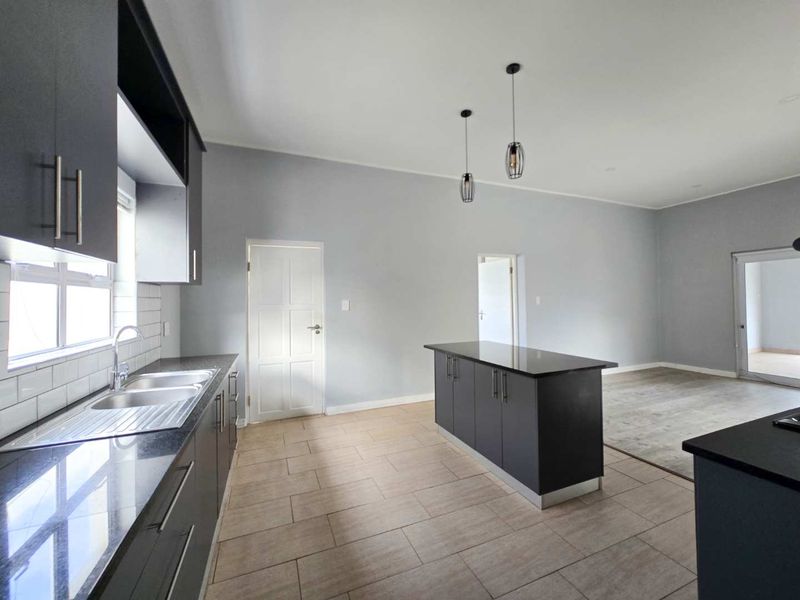 The perfect lock-up-and-go property for sale in Stilbaai-Wes. - Photo 8