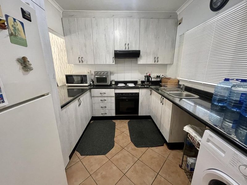 Hendra - Ground Floor Townhouse in Quiet Umhlanga Location - Photo 6