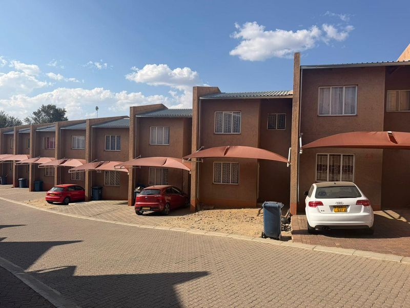 2 Bedroom Apartment For Sale - Tuhafeni Court,  Grysblock - Photo 2
