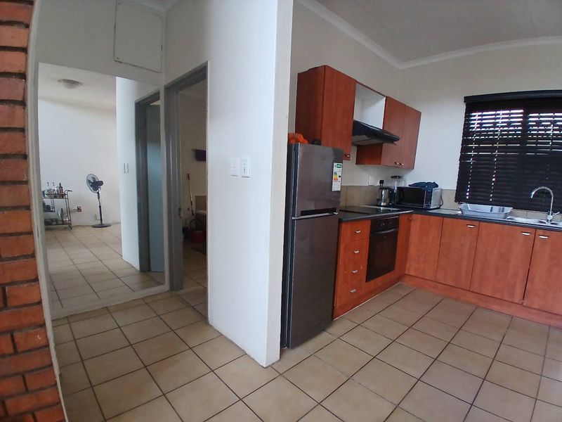 Cozy Starter Apartment for Rent! - Photo 5