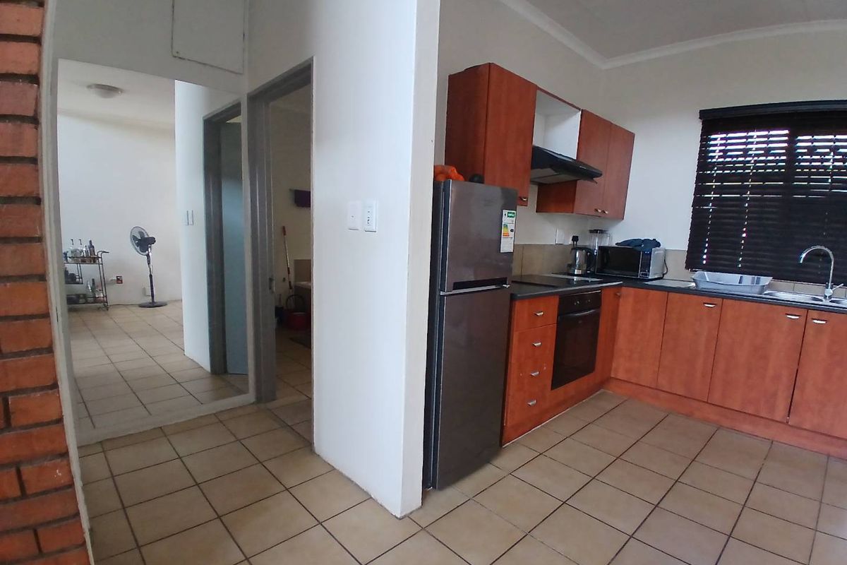 Cozy Starter Apartment for Rent! - Photo 5