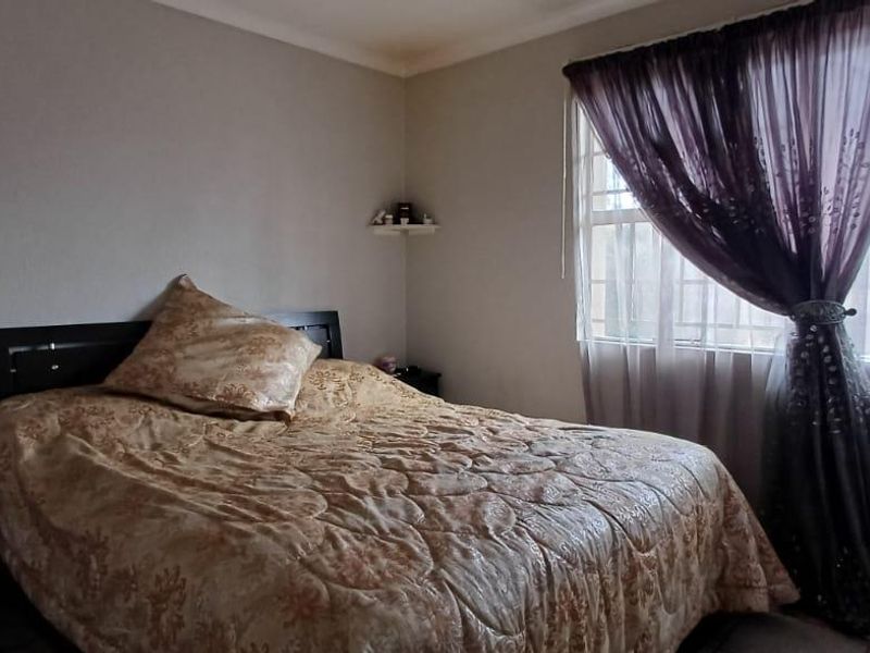 STUNNING RENOVATED UNIT - Photo 6