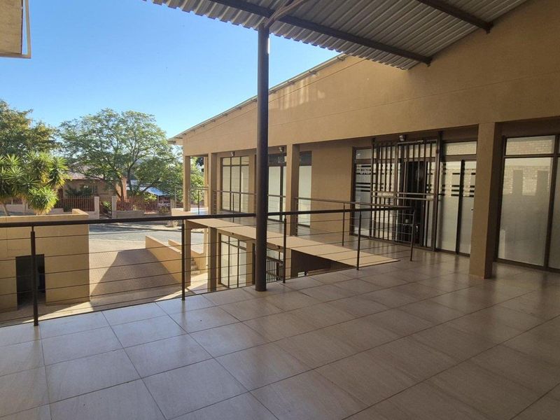 ​FOR SALE - Prime Office Opportunity in City View – Windhoek West - Photo 1