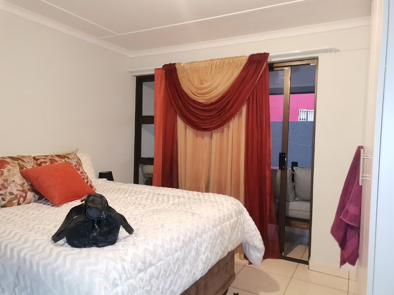 GROUND FLOOR UNIT - BARGAIN DEAL SELLING BELOW VALUATION - OFFERS WELCOME! - Photo 8