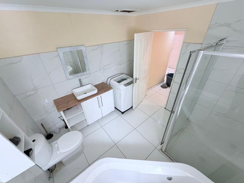5 BEDROOM HOUSE FOR SALE – HOCHLAND PARK (TAUBEN GLEN STREET) - Photo 8