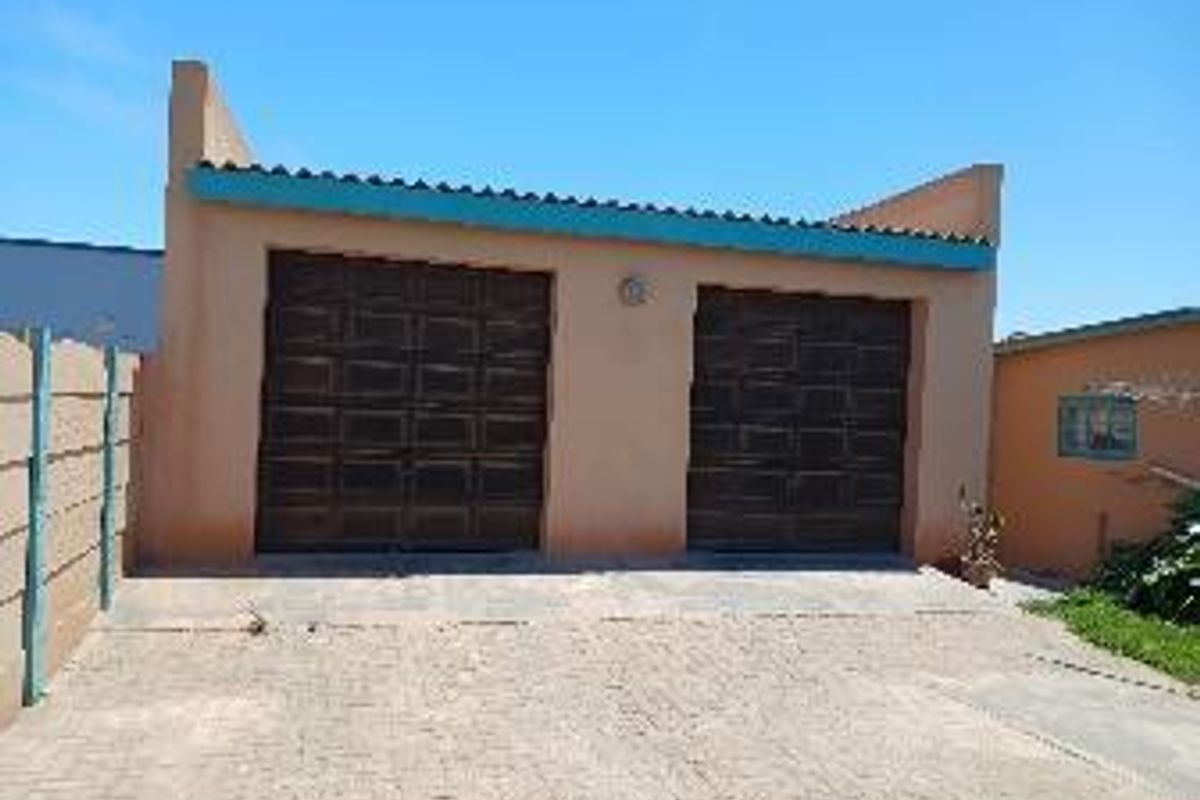 HOUSE FOR SALE (BUSINESS RIGHTS)  - HENTIESBAY - Photo 3