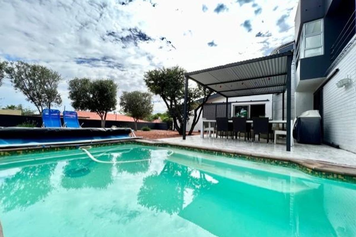 3 Bedroom House To Let in Klein Windhoek - Photo 2