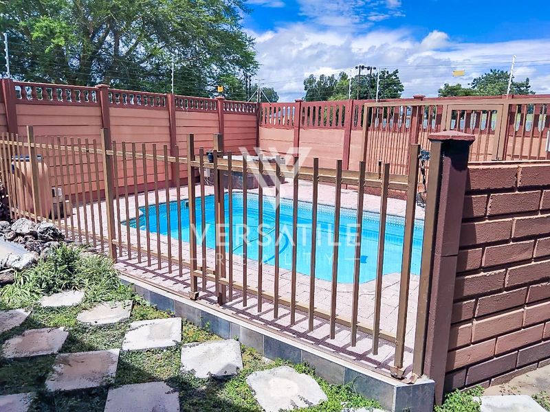 Exquisite Family Haven: Modern Comfort Meets Ultimate Convenience - Photo 6