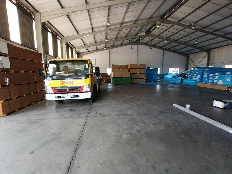 Two Warehouses | Yard | Super-Link Access - Photo 9
