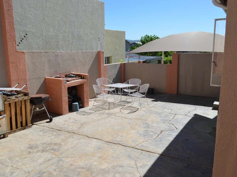 Townhouse for Sale in Rocky Crest! - Photo 4