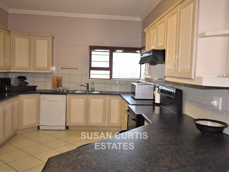 Beachfront Home - Photo 7