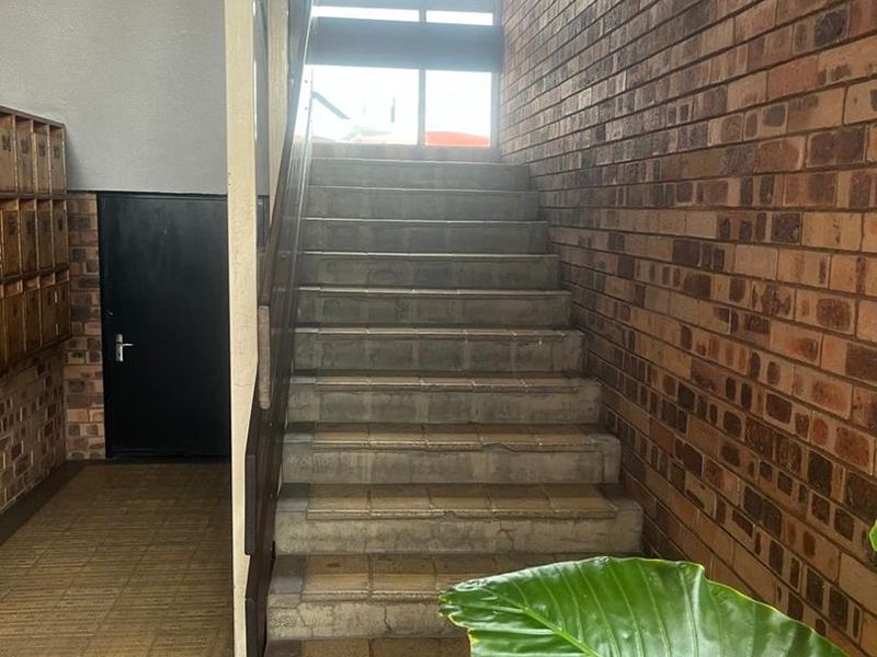 Charming North-Facing 2-Bedroom Unit in Pristine Complex - Photo 8