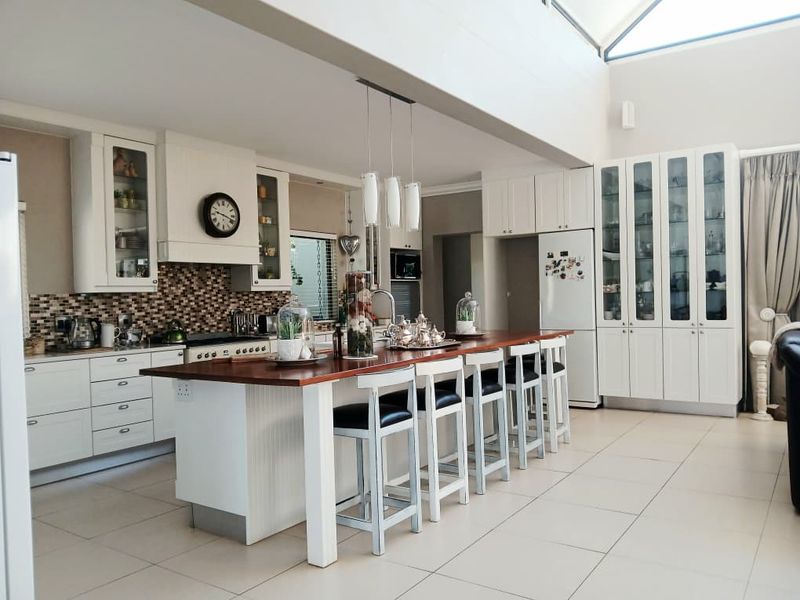 Rare Opportunity - Luxury Living in Omeya. - Photo 4