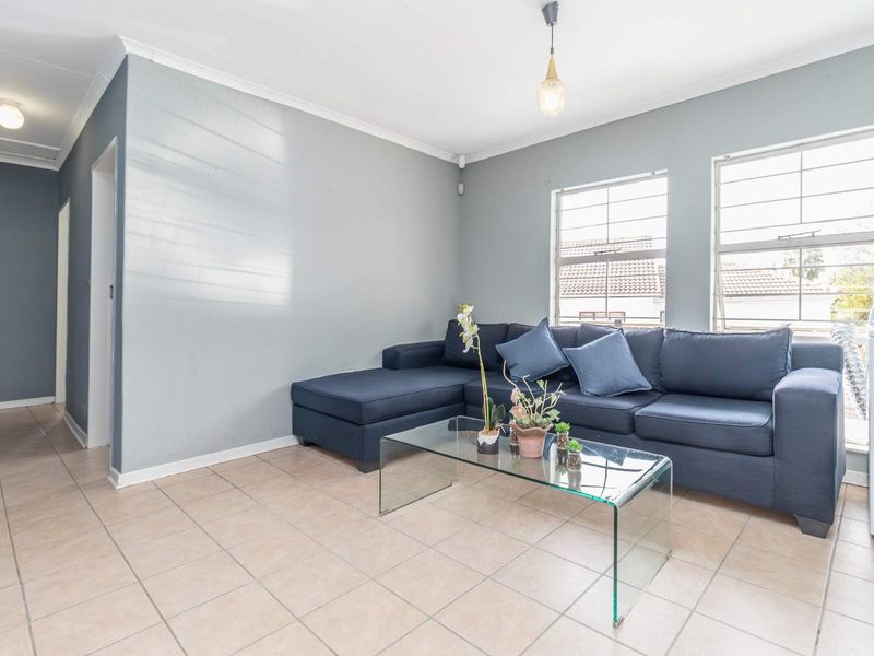 6 Bedroom House for Sale in Bloubosrand - Photo 6