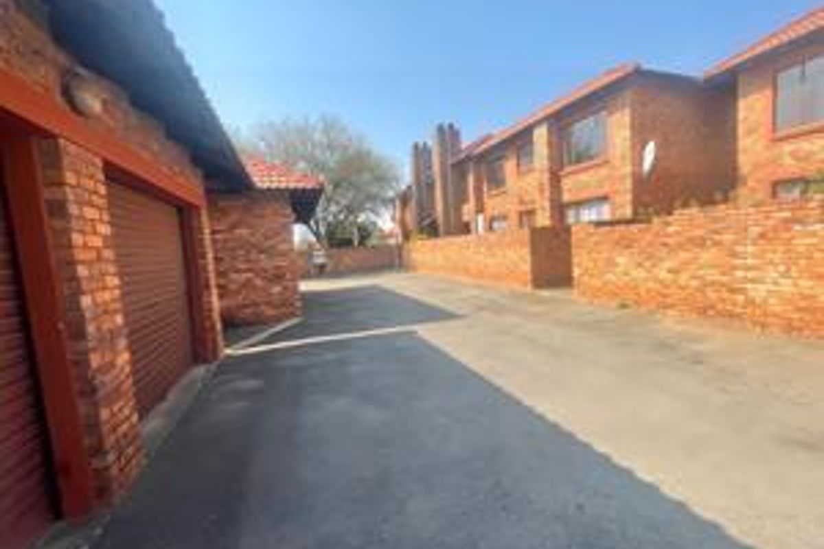 Charming Family Retreat: Comfort Meets Convenience in Edleen at only R880k - Photo 2