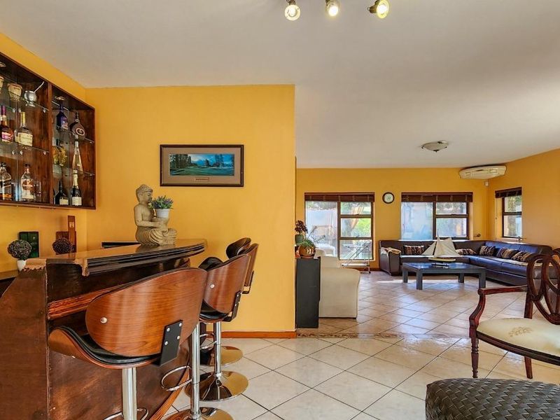 Large property! Refined Coastal Living Steps from the Sand – Sunset Beach Elegance - Photo 5