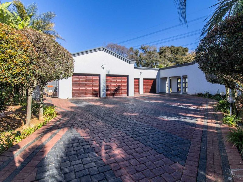 Spacious family home in the prestigious Alberante Estates - Photo 8