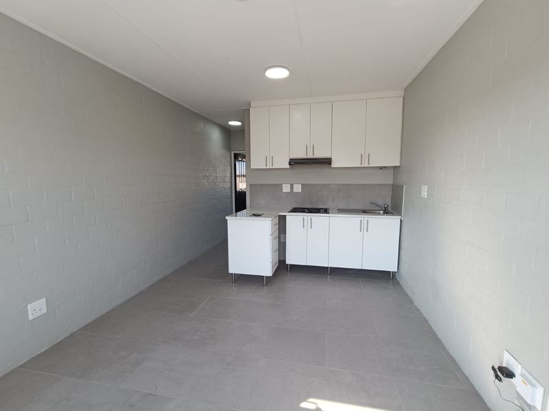 Modern North-Facing 1-Bedroom Apartment with Secure Parking - Photo 4