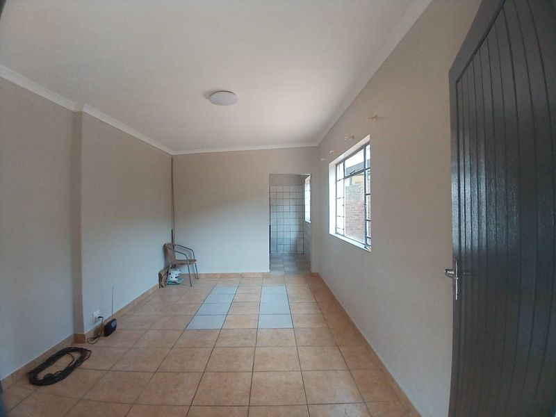 1 Bedroom, 1 Bathroom House - Photo 8