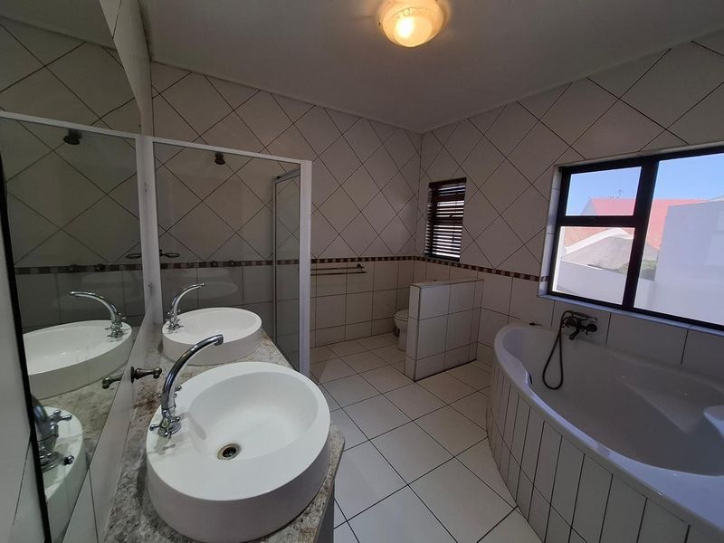 House For Sale – Meersig, Walvis Bay - Photo 10