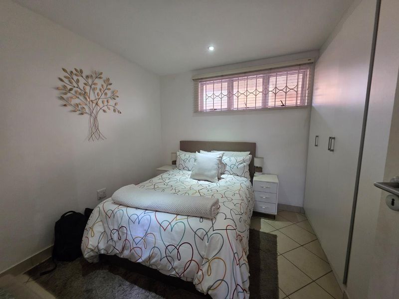 Rare Find – Ground Floor Apartment with Direct Lake Access Waterclub, Leisure Bay Estate - Photo 7