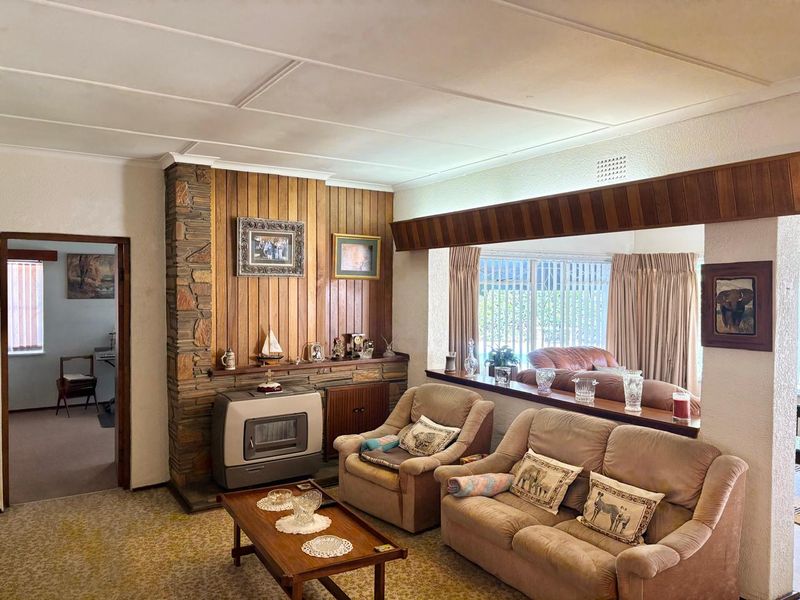 Secure suburban living - Photo 5