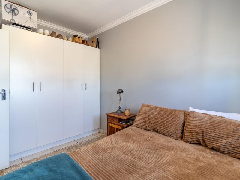 This Lovely 3-bedroom house in secure estate Pinotage Villas. - Photo 3