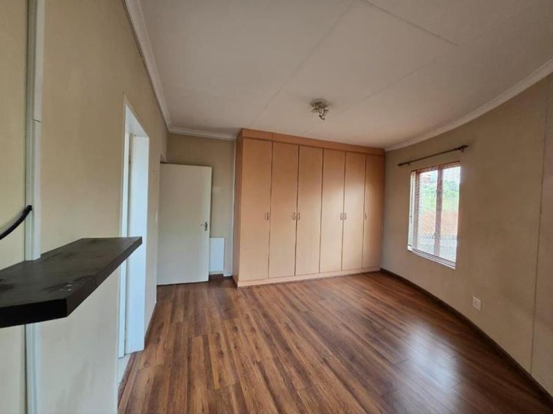 Modern Townhouse Bliss in Winchester Hills! - Photo 9