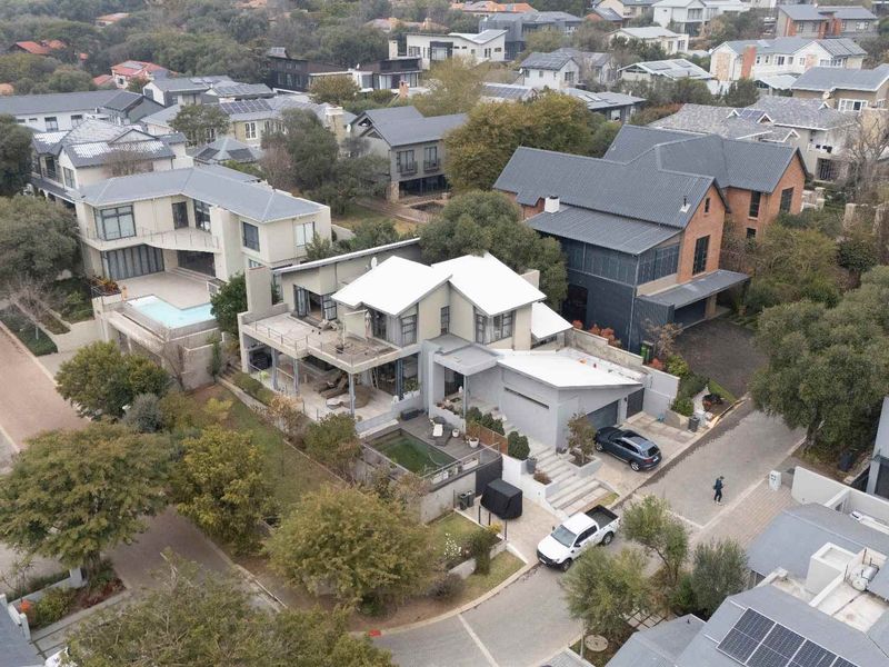 DREAM 4-BEDROOM HOME IN THE PRESTIGIOUS HELDERFONTEIN ESTATE - Photo 3