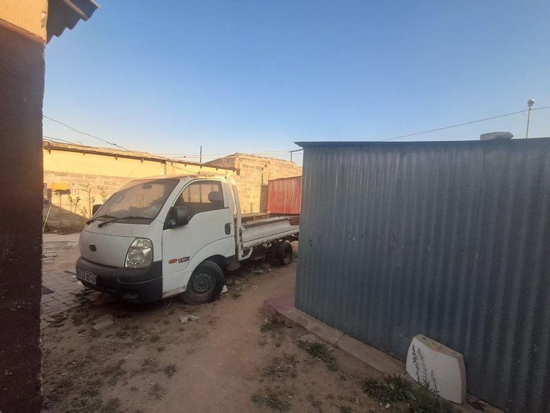 2 Bedroom House in Kaalfontein Ext 1 - Photo 5