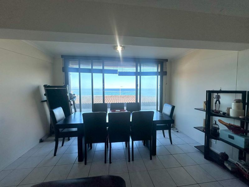 Spacious Sea-Facing Apartment in St James - Photo 3