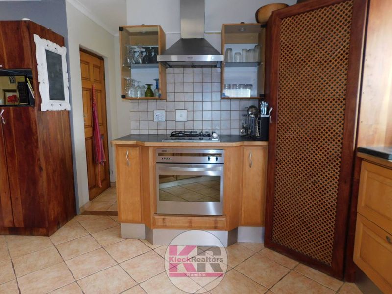 Perfect Coastal Family Home. Plus Flat as an added bonus. Walking distance to the beach. HENTIES BAY (Hentiesbaai) - Photo 10